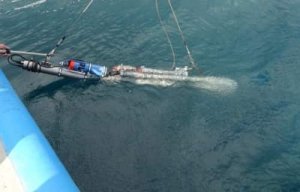 L'instrument SARA plonge en mer Méditerranée