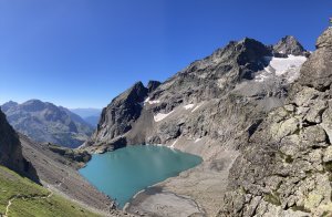 Contribution de la fonte des glaciers à la pollution chimique des lacs alpins