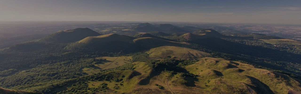 Découverte de séismes longue période profonds sous les volcans du Massif central 