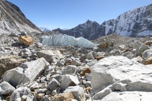 Le talon d'Achille des glaciers noirs d'Asie