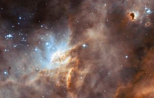 Une nouvelle approche théorique pour traiter l'excitation collisionnelle de molécules réactives