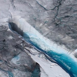 Perte de masse par fonte du Groenland : un mécanisme d'amplification confirmé par des simulations numériques