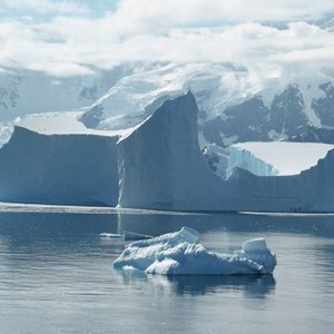 De nouveaux modèles glaciologiques prévoient une moindre élévation du niveau de la mer d'ici 2100