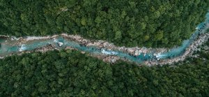 Intermittent rivers affect global CO2 emissions