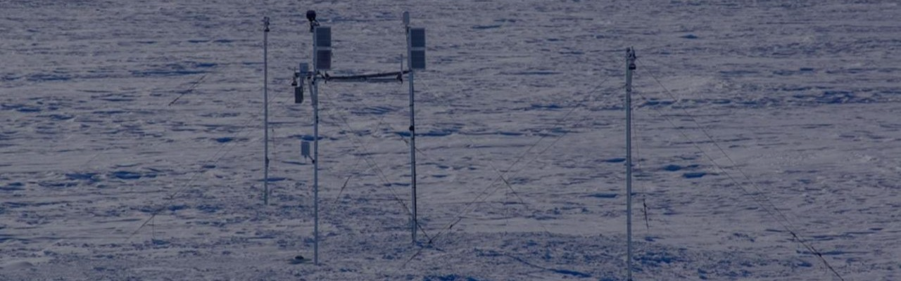 Antarctique : des stations inédites pour mesurer la glace au centimètre près
