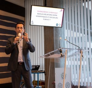 Table ronde « changement climatique : quelles relations entre scientifiques et décideurs publics ? » 