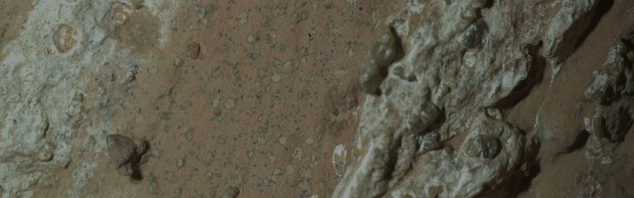 Des associations minérales et organiques inédites découvertes dans le cratère Jezero sur Mars