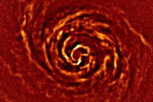 Première observation en direct de la rotation d'un « berceau » de planètes