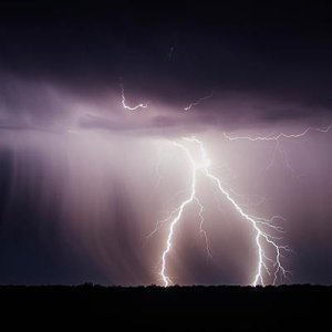 Partir chasser les éclairs